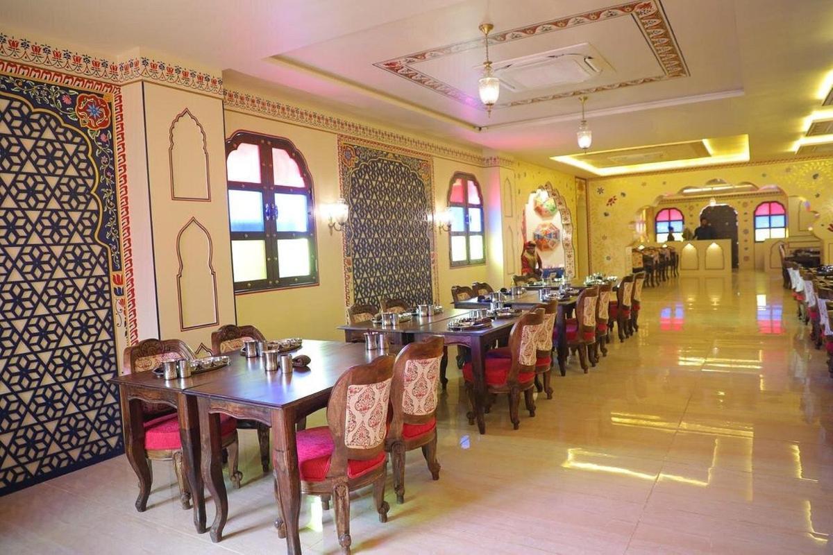 The Royal Ville Agra - Family & Corporate Hotel Exterior photo
