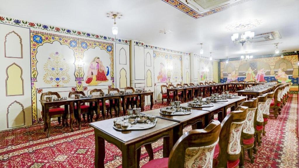 The Royal Ville Agra - Family & Corporate Hotel Exterior photo